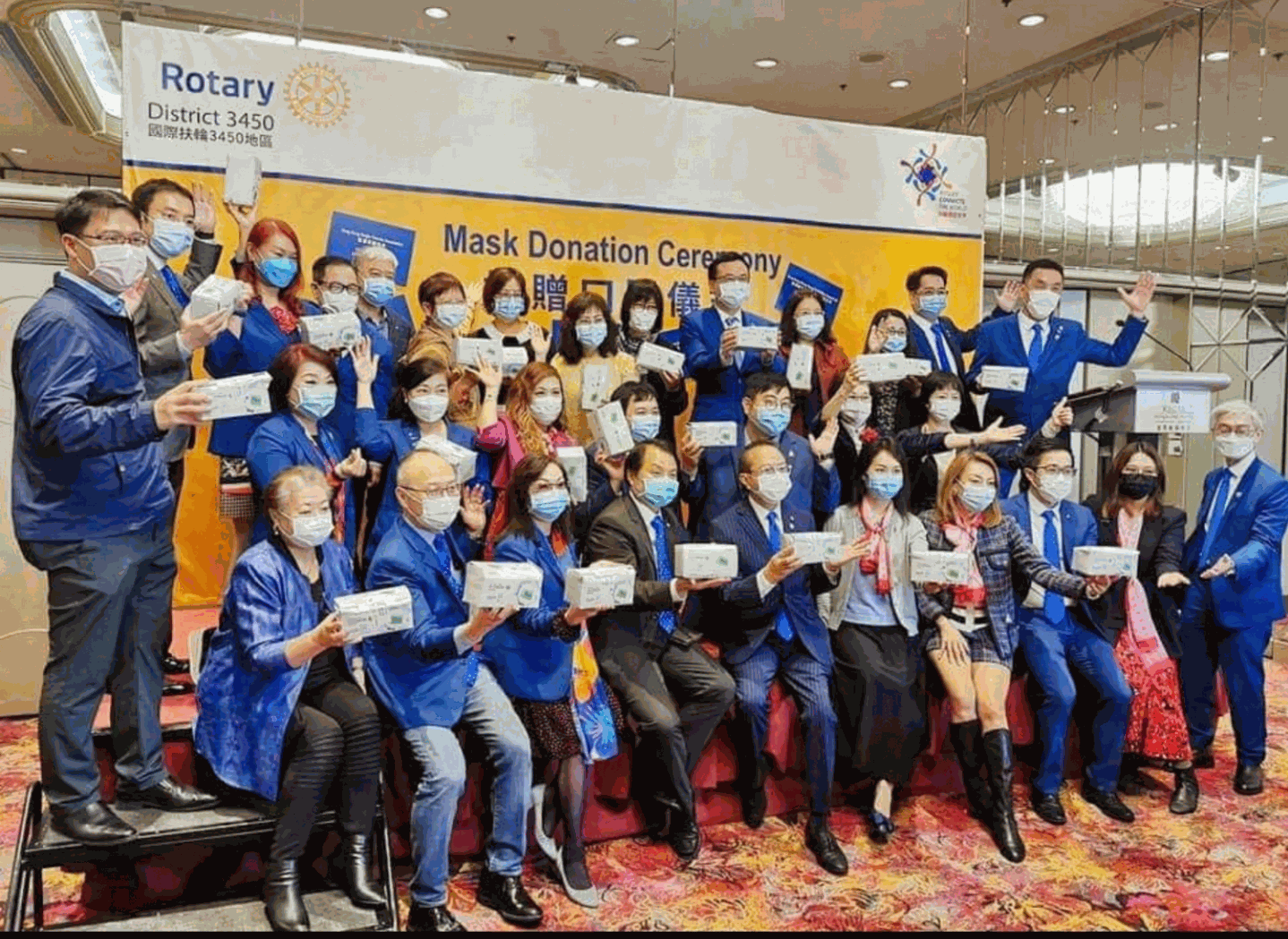 Giving Masks! Rotary’s Task!